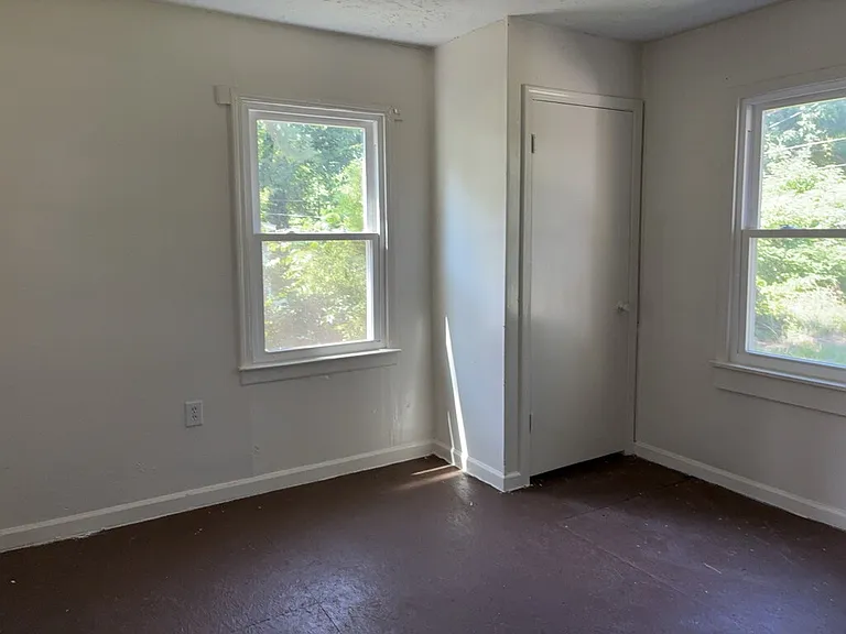 313 G St — Photo 14