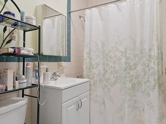 4th image of 2090 Madison Ave APT 3C