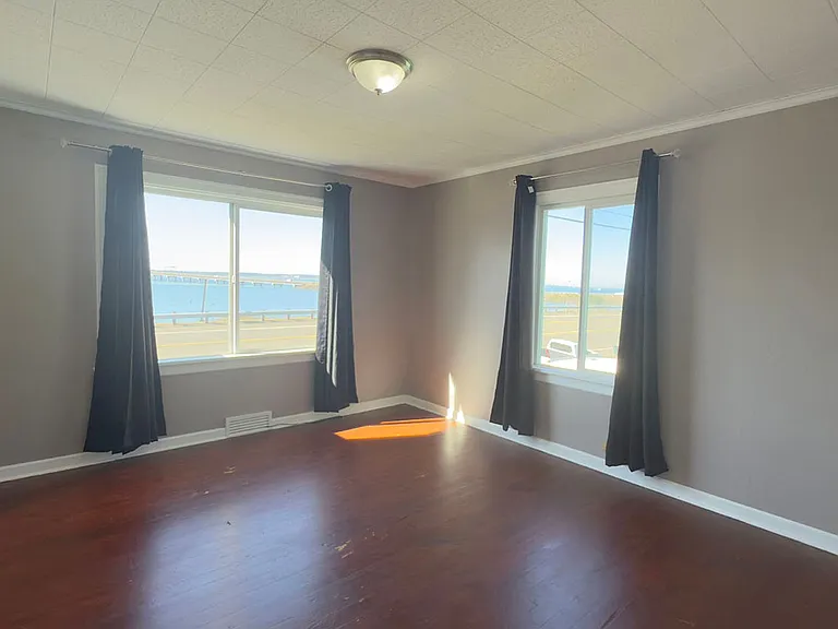 627 W Marine Dr — Photo 12