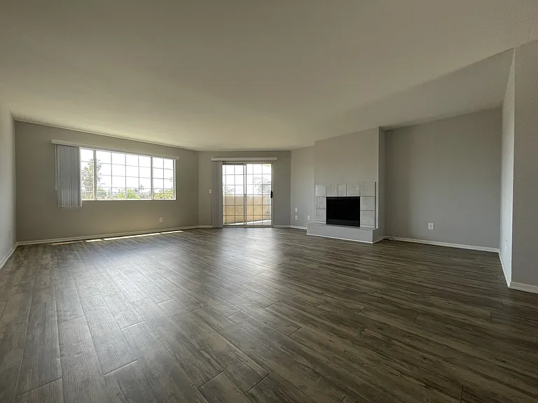 4280 Lindblade Dr — Photo 16