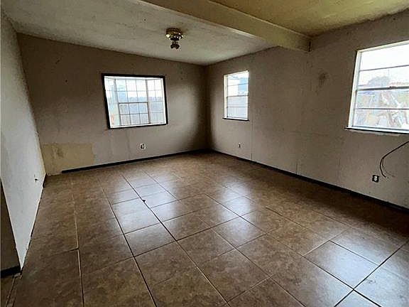 3rd image of 1509 Farrington Dr