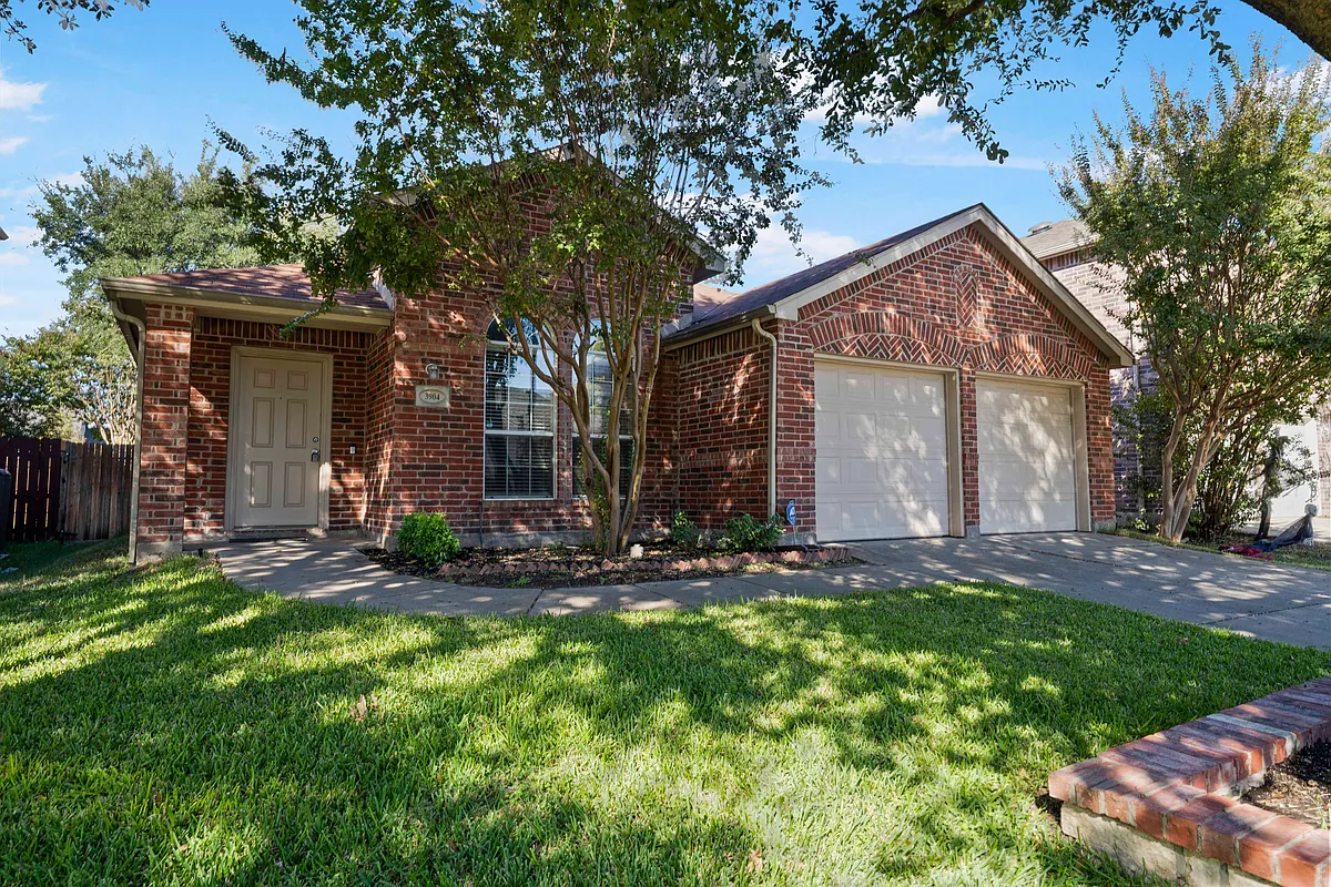 Building Photo - 3904 Oakhurst Ln