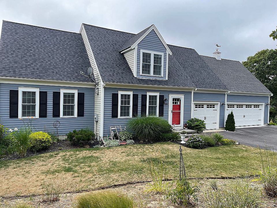 2nd image of 526 W Yarmouth Rd