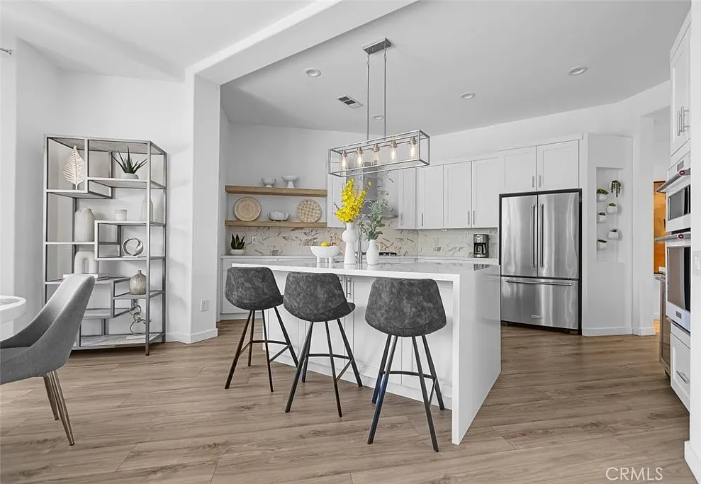 3 bed, 2180 sqft, $5,000 — Photo 3