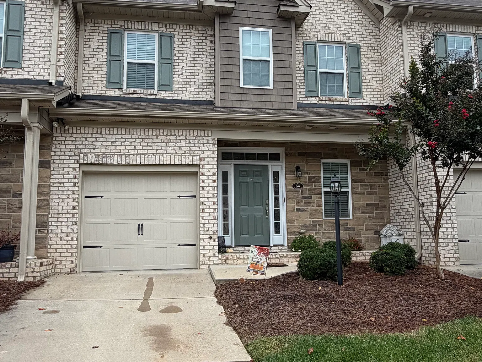 3 bed, 2.5 bath, 1707 sqft, $2,200 — Photo 1