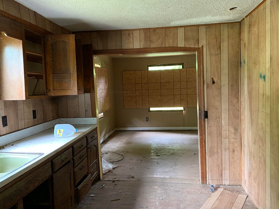 2nd image of 28764 Walker St