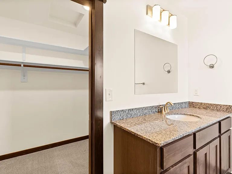 824 Rookery Ln #B — Photo 6