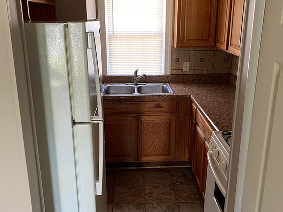4th image of 408 Britnie Ct #408