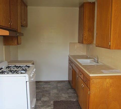 5th image of 311 Cornell Dr APT C