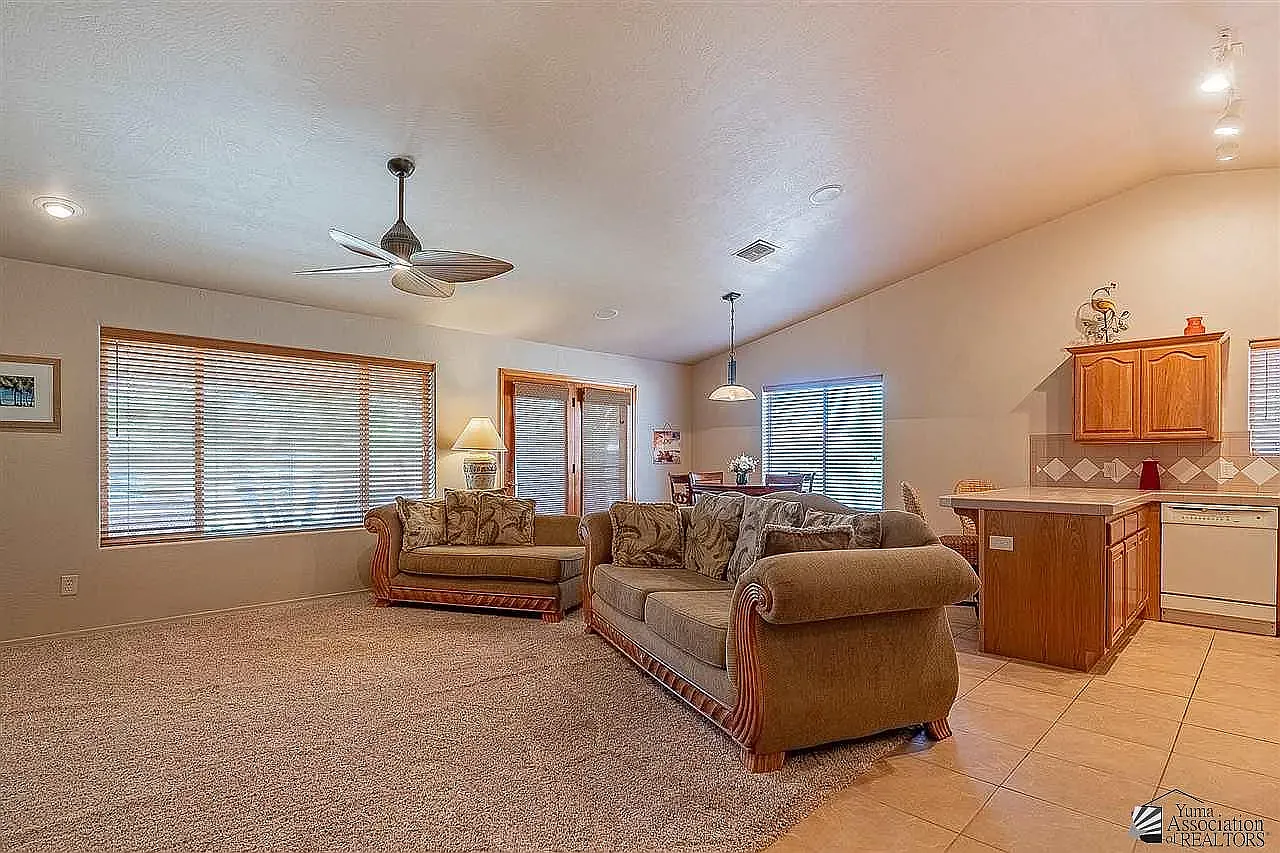 3 bed, 1449 sqft, $2,000 — Photo 3