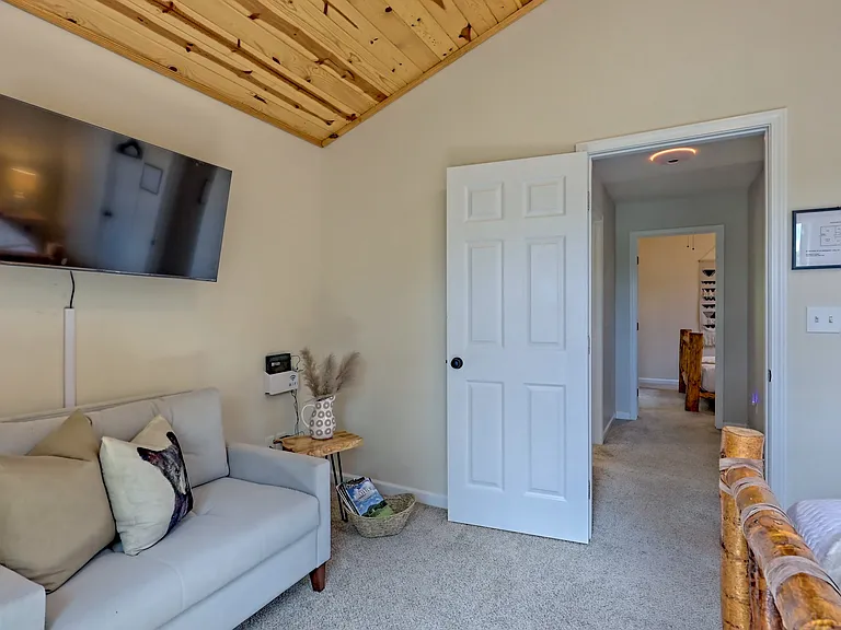 112 John English Dr — Photo 46