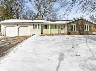 1260 Cardinal Circle Dr, Muskegon, MI 49445