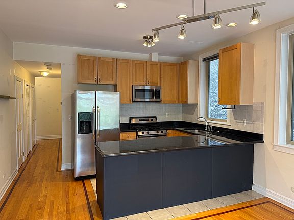4th image of 2645 W Haddon Ave #2