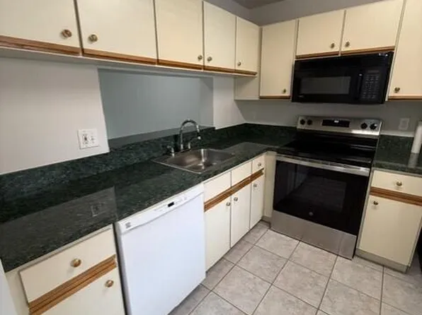 3031 Holiday Springs Blvd #202-7, Margate, FL 33063