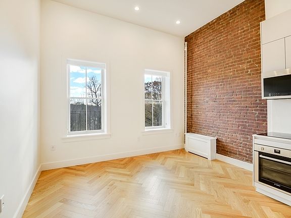 3rd image of 182 Prospect Park W APT 16