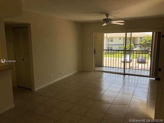 4th image of 1508 SE Royal Green Cir #201