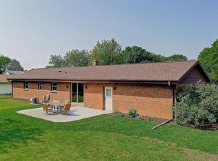 W160N10160 Cherokee Ct, Germantown, WI 53022
