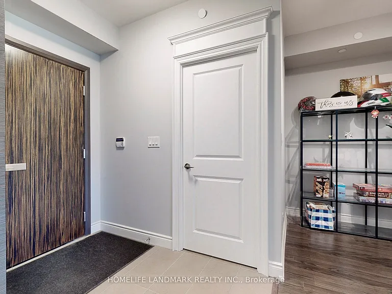 325 S Park Rd #810 — Photo 8