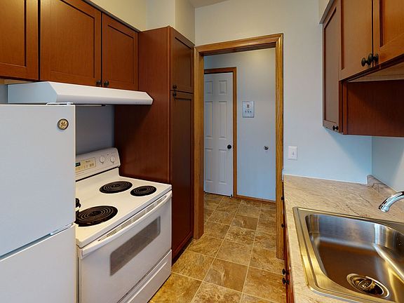 4th image of 3230 Penn Ave N APT 1