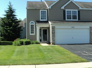 699 Savannah Ln, Crystal Lake, IL 60014