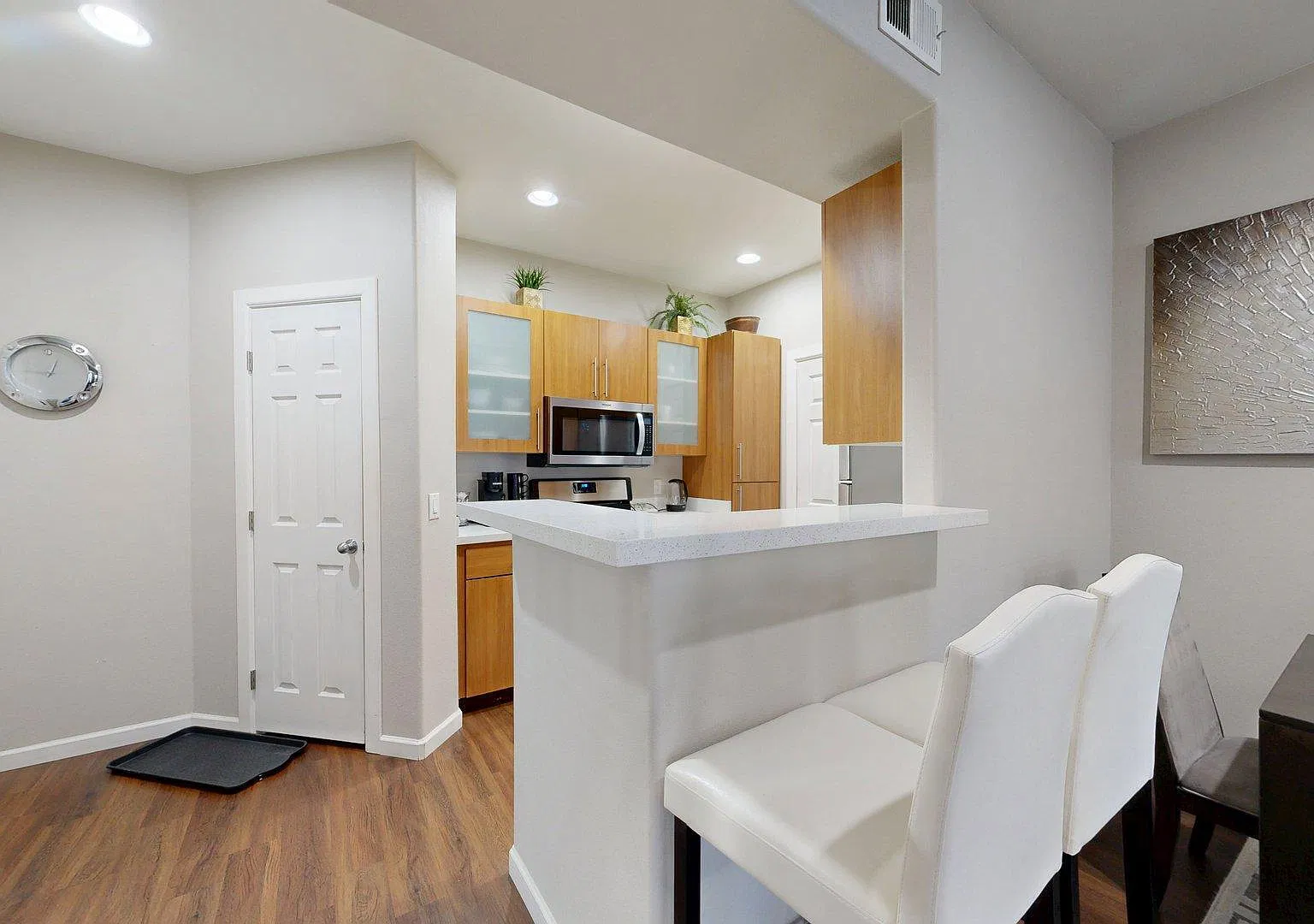2 bed, 2.0 bath, 937 sqft, $2,300 — Photo 3