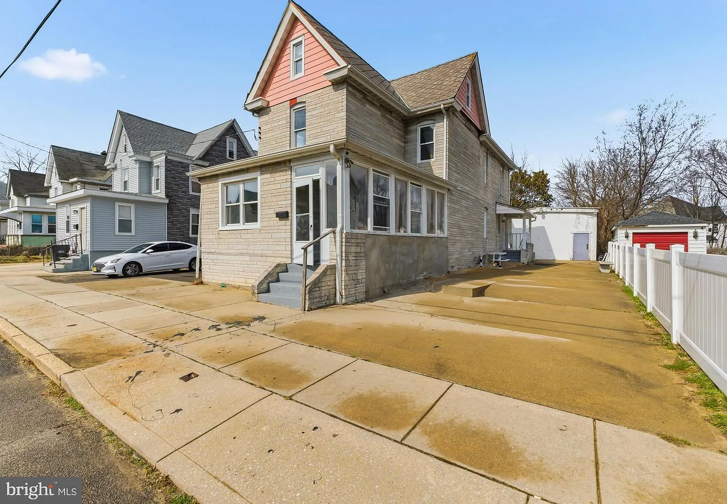 25 Roosevelt St photo 1