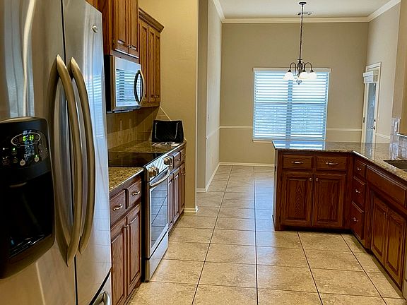 2nd image of 9916 NW 137th St