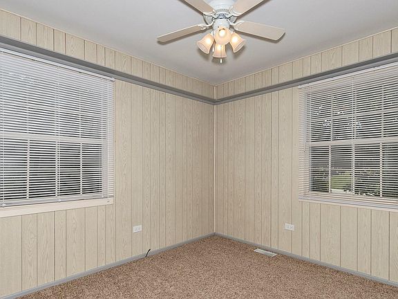 2nd upstairs bedroom, 12x9. Double closet.