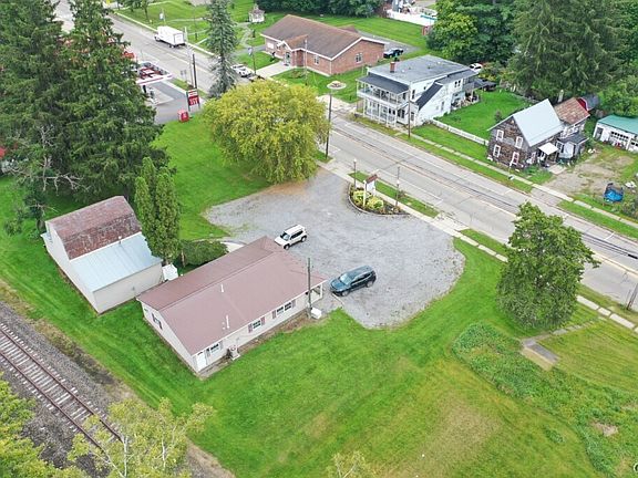 3rd image of 3963 Main St