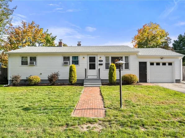 174 Pheasant Dr, Cranston, RI 02920