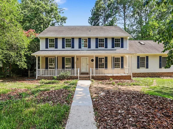 102 Amesbury Ln, Cary, NC 27511