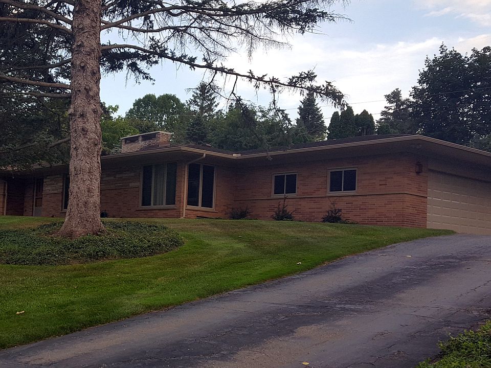 1st image of 32901 Biddestone Ln