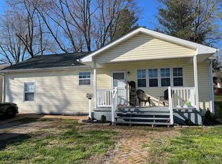 305 Hickory St, Farmington, MO 63640