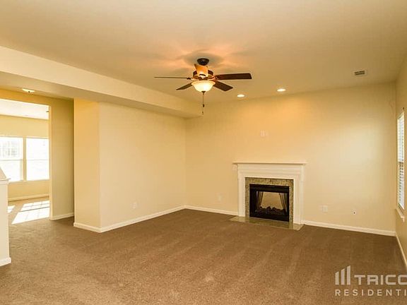 5th image of 2511 Parkwood Dr