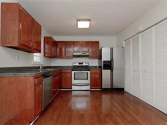 4th image of 606 Edgefield Ct