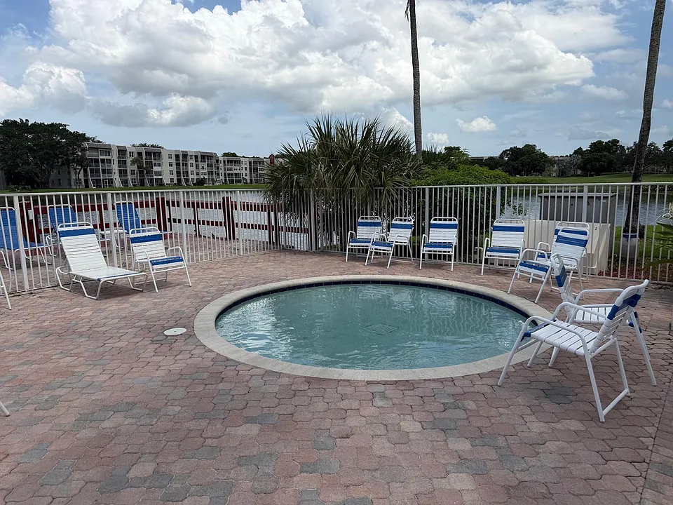 9470 Live Oak Pl #404