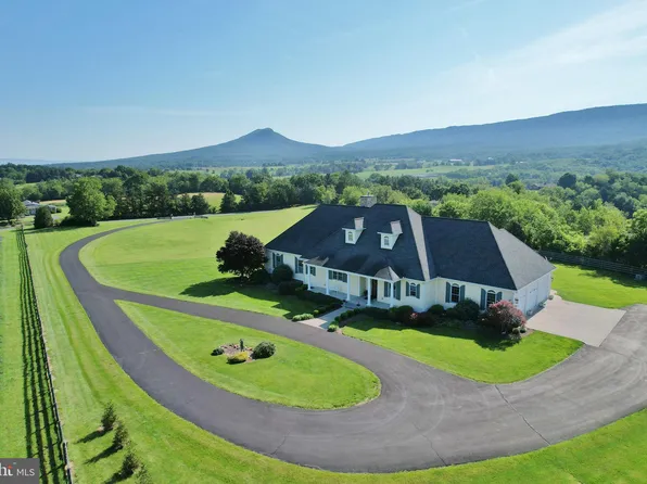 612 Cardinal Rd, New Market, VA 22844