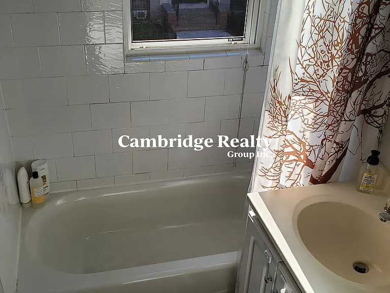 15 Glenville Ave #14T — Photo 8