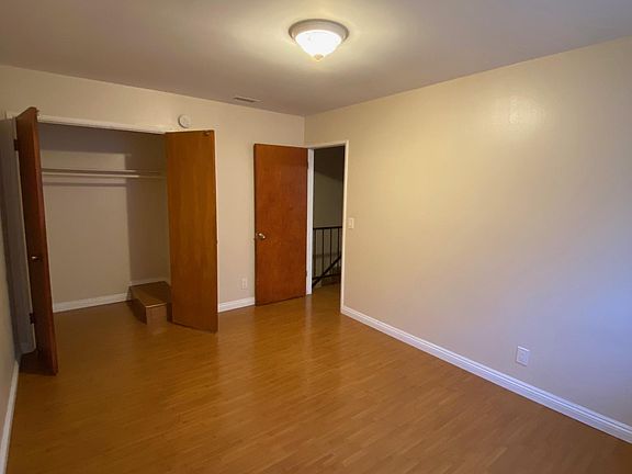 5th image of 2852 Rosanna St