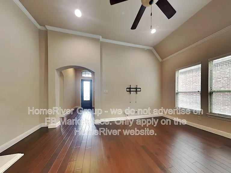 571 Cotley Dr — Photo 3