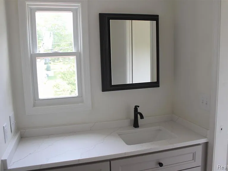 7246 Saint Auburn Dr — Photo 33