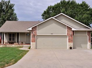 945 N Old Trail Rd, Valley Center, KS 67147