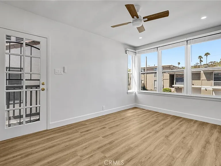 200 Avenida Monterey — Photo 5