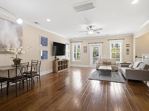 4th image of 1880 Carolina Towne Ct