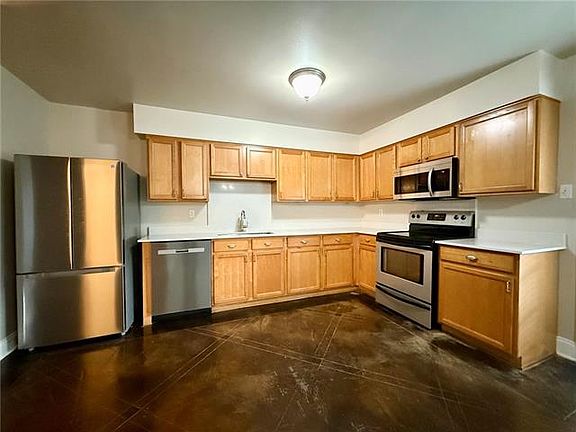 4th image of 1333 Jefferson St