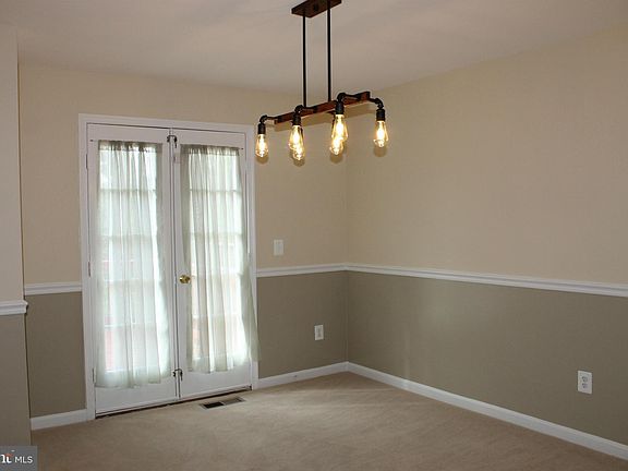 5th image of 1221 Bond St
