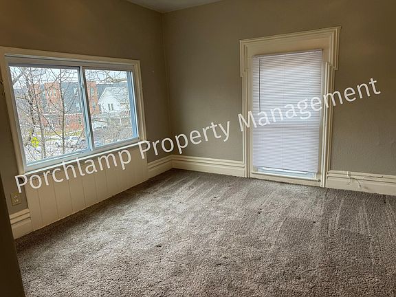 3rd image of 547 Coit Ave NE APT 3