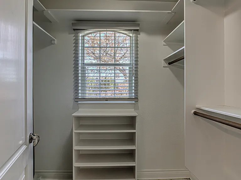 704 Poverty Dr — Photo 18