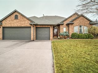 1208 Copperfield Dr, Edmond, OK 73003