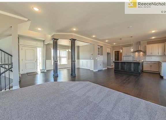 LED Bulbs in main level can light fixtures.